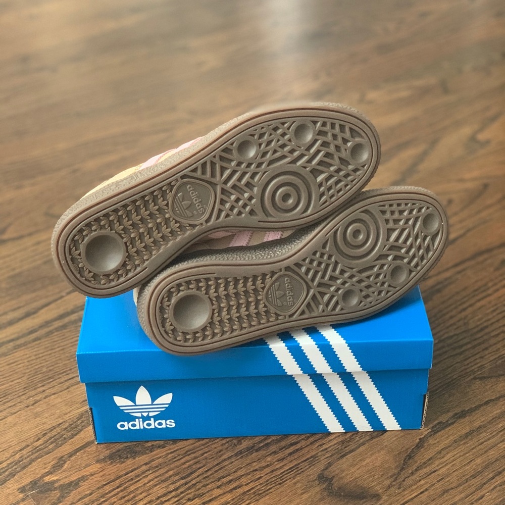 New Adidas Handball Spezial Shoes Warm Sandstone / Clear Pink / Gum Women’s 6.5 - Picture 5 of 9